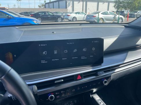 Used 2024 Kia Sorento S image 21