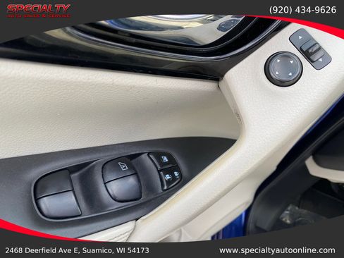 Used 2018 Nissan Rogue Sport SV w/ SV Technology Package AWD/4WD image 32