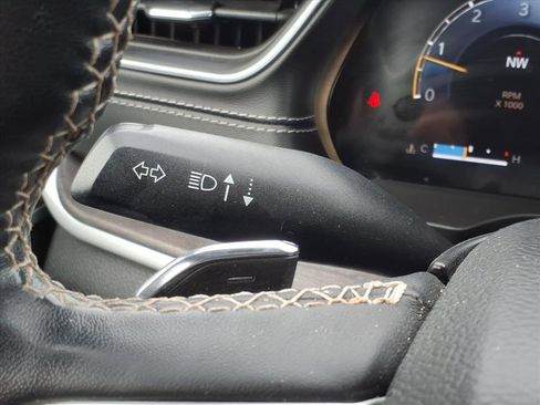 Used 2022 Jeep Grand Cherokee Limited image 21