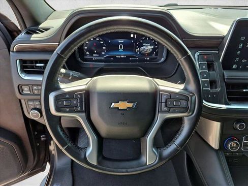 Used 2022 Chevrolet Tahoe LT w/ Luxury Package AWD/4WD image 15