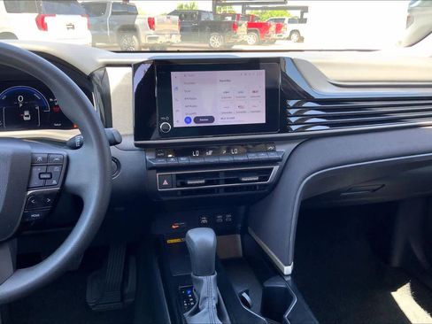 Used 2025 Toyota Camry LE FWD image 7