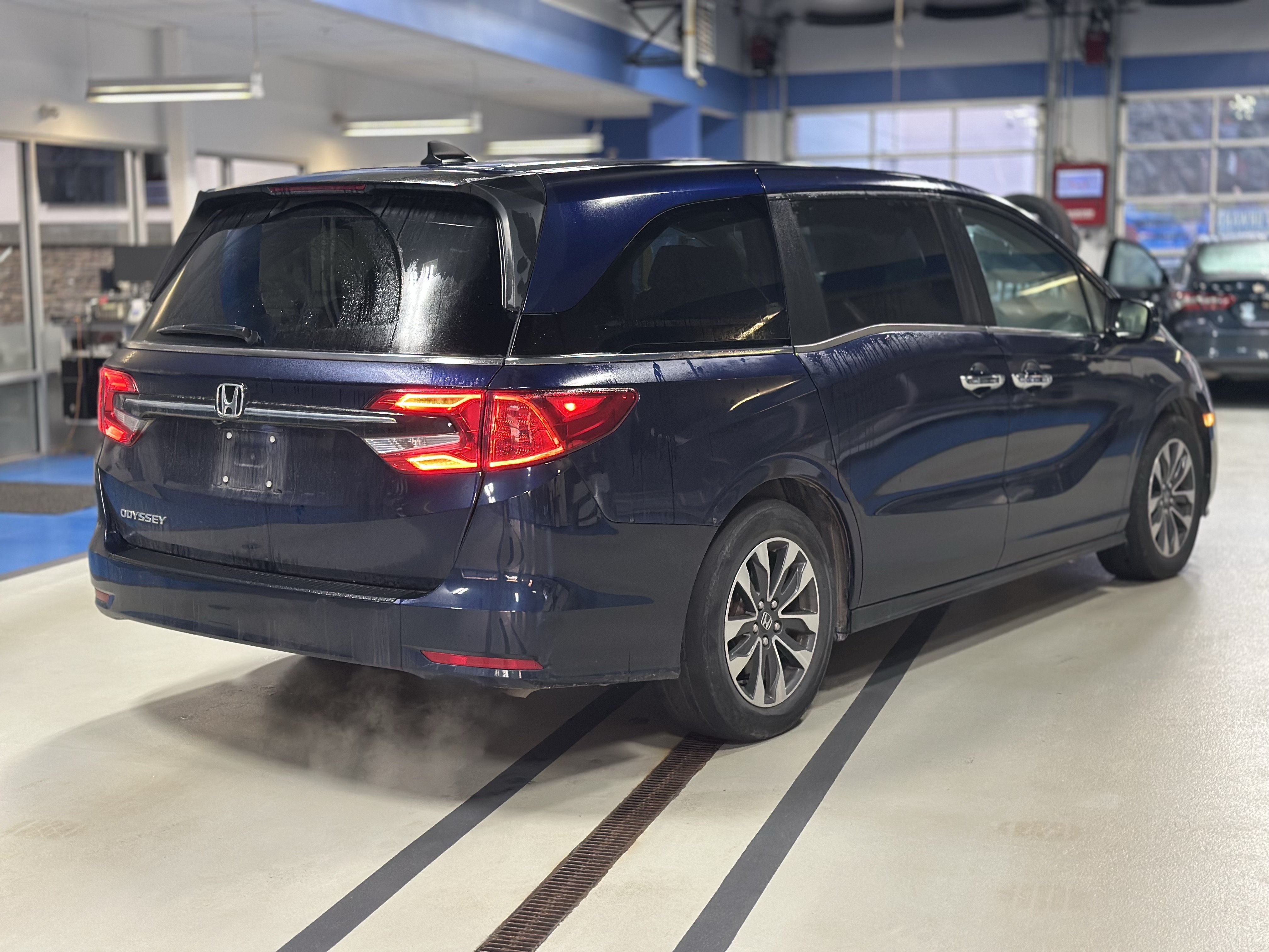 Used 2024 Honda Odyssey EX-L image 4