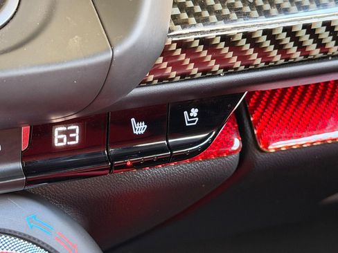 Used 2018 Chevrolet Camaro SS RWD image 6