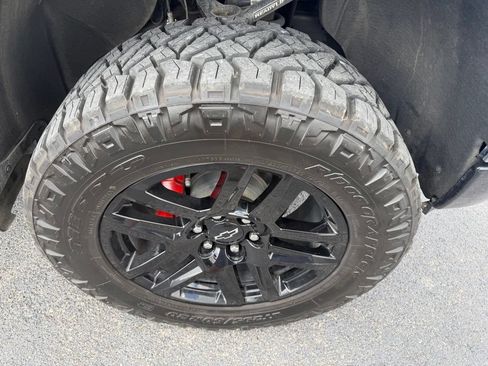 Used 2025 Chevrolet Silverado 1500 LT Trail Boss w/ LT Trail Boss Premium Package AWD/4WD image 6