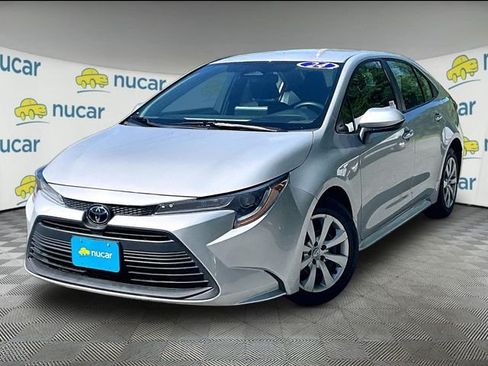 Used 2024 Toyota Corolla LE FWD image 12