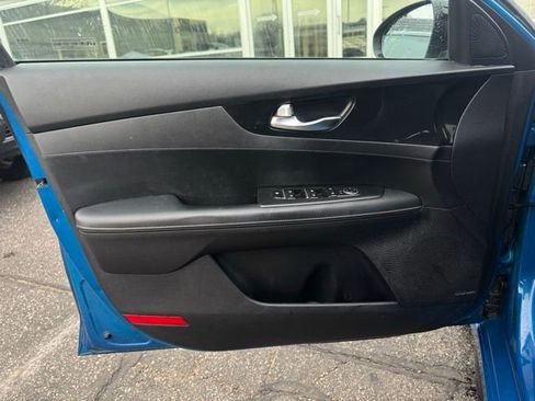 Used 2022 Kia Forte GT-Line w/ GT-Line Premium Package image 11