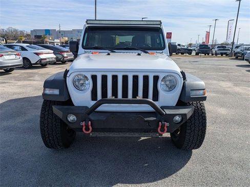 Used 2018 Jeep Wrangler Unlimited Sport image 8