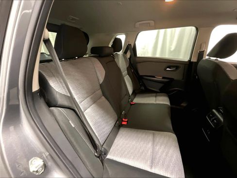 Certified 2023 Nissan Rogue SV image 16