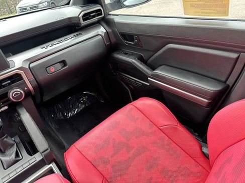 Used 2025 Toyota Tacoma SR5 image 19