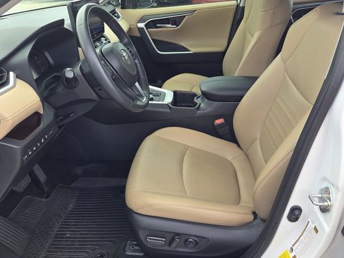 Used 2024 Toyota RAV4 Limited w/ Advanced Technology Package AWD/4WD image 4