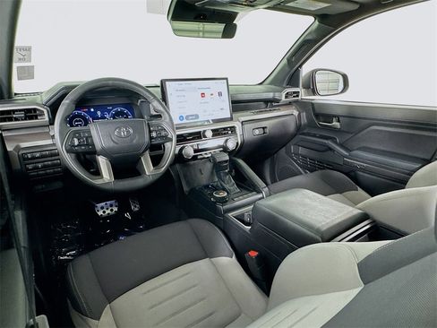 Used 2024 Toyota Tacoma TRD Off-Road image 41