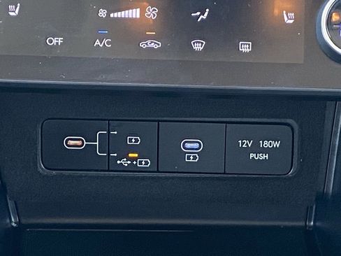 Used 2025 Hyundai Sonata SEL FWD image 32