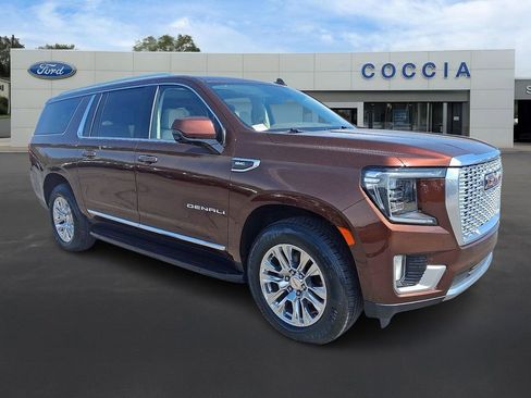 Used 2023 GMC Yukon XL Denali w/ LPO, Floor Liner Package AWD/4WD image 3