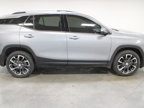 Used 2024 GMC Terrain SLT w/ Tech Package image 11