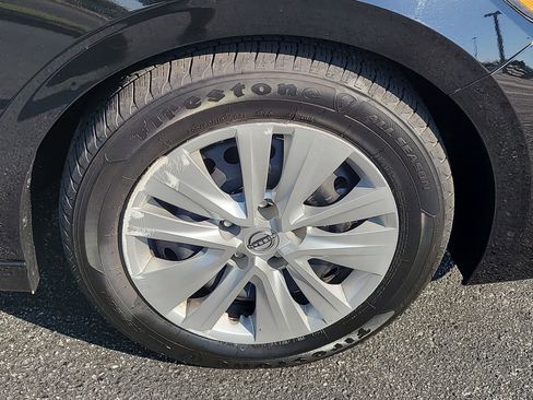 Used 2025 Nissan Sentra S image 10