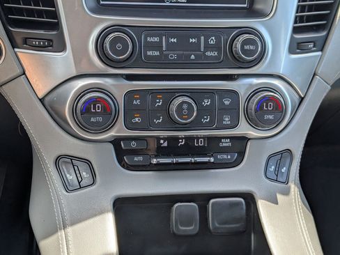 Used 2020 Chevrolet Suburban LT AWD/4WD image 28
