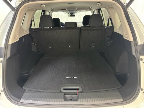 Certified 2024 Nissan Rogue SV image 24