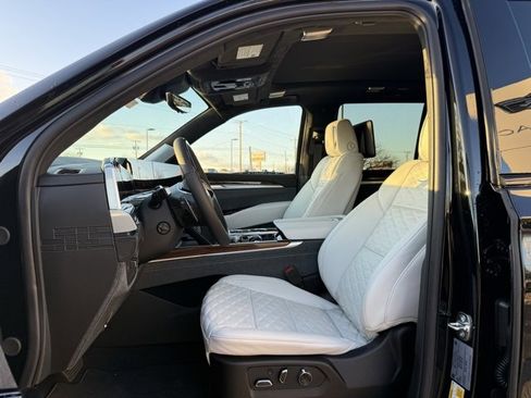 Used 2026 Cadillac Escalade Platinum Sport image 13