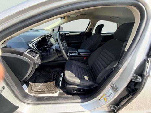 Used 2017 Ford Fusion SE w/ Fusion SE Technology Package FWD image 17