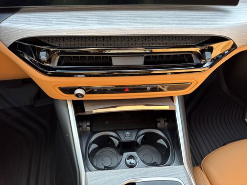 New 2026 BMW 330i xDrive Sedan w/ Premium Package image 15