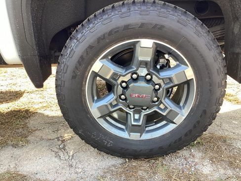 New 2026 GMC Sierra 2500 SLT w/ SLT Premium Package image 36