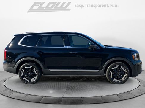 Used 2023 Kia Telluride S image 10