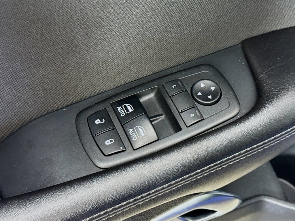 Used 2018 Dodge Challenger R/T RWD image 17