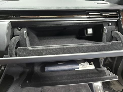 Used 2025 Land Rover Range Rover Sport SE image 60