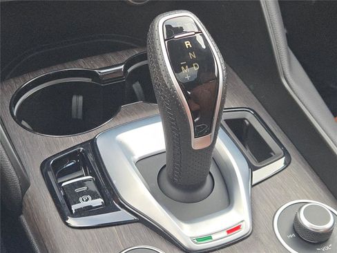 Used 2022 Alfa Romeo Giulia Ti AWD/4WD image 30
