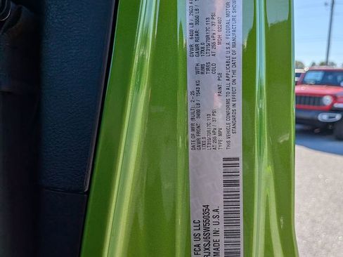 Used 2025 Jeep Wrangler Unlimited Rubicon 392 image 33