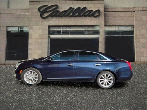 Used 2017 Cadillac XTS Luxury AWD/4WD image 2