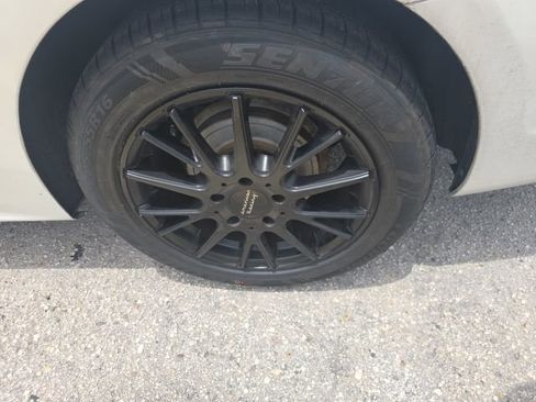 Used 2011 Volkswagen Jetta SE FWD image 21
