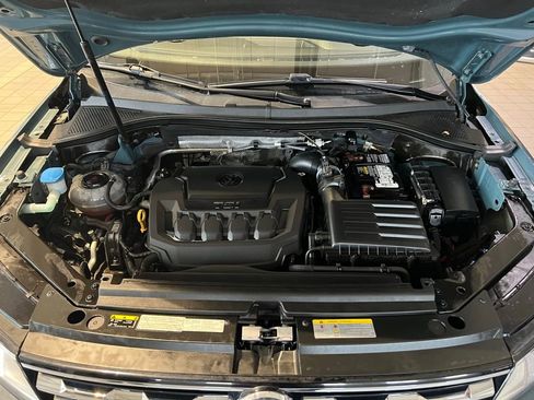 Used 2021 Volkswagen Tiguan SE w/ Panoramic Sunroof Package image 13