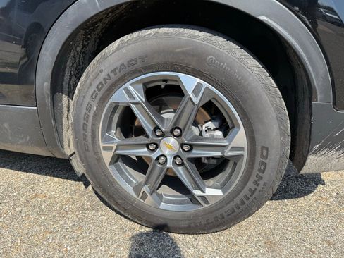 Used 2025 Chevrolet Blazer LT AWD/4WD image 9