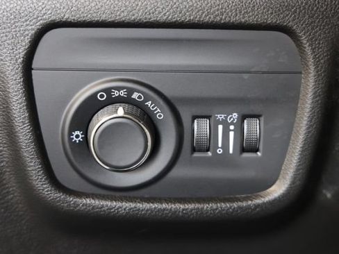 Used 2024 Jeep Grand Cherokee Altitude AWD/4WD image 20