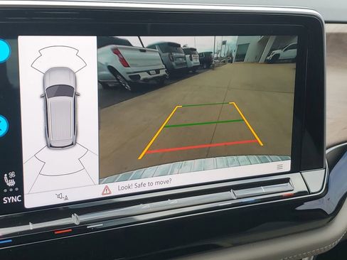 Used 2024 Volkswagen Atlas SE FWD image 34