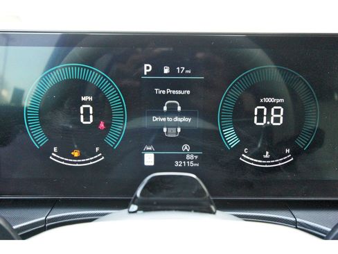 Certified 2025 Hyundai Santa Fe SEL FWD image 16