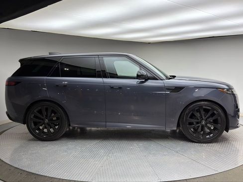 Used 2024 Land Rover Range Rover Sport Dynamic SE image 4