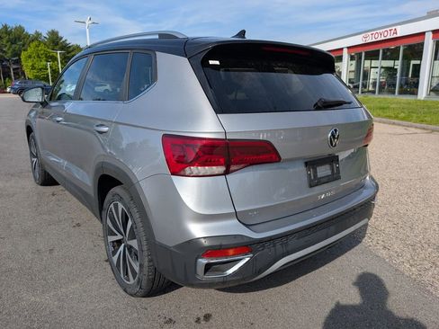 Used 2023 Volkswagen Taos SE AWD/4WD image 3