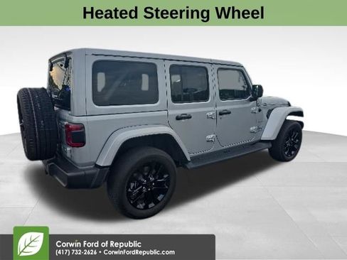 Used 2023 Jeep Wrangler Unlimited Sahara w/ Cold Weather Group AWD/4WD image 5