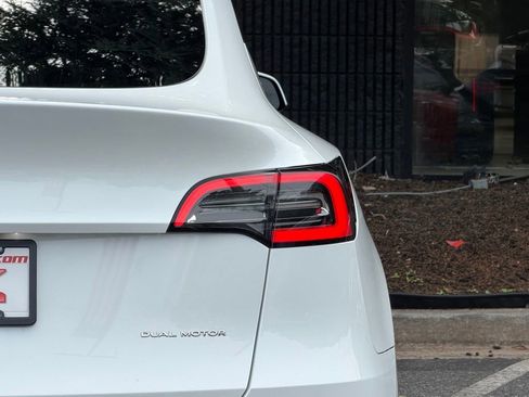Used 2021 Tesla Model Y Long Range AWD/4WD image 15