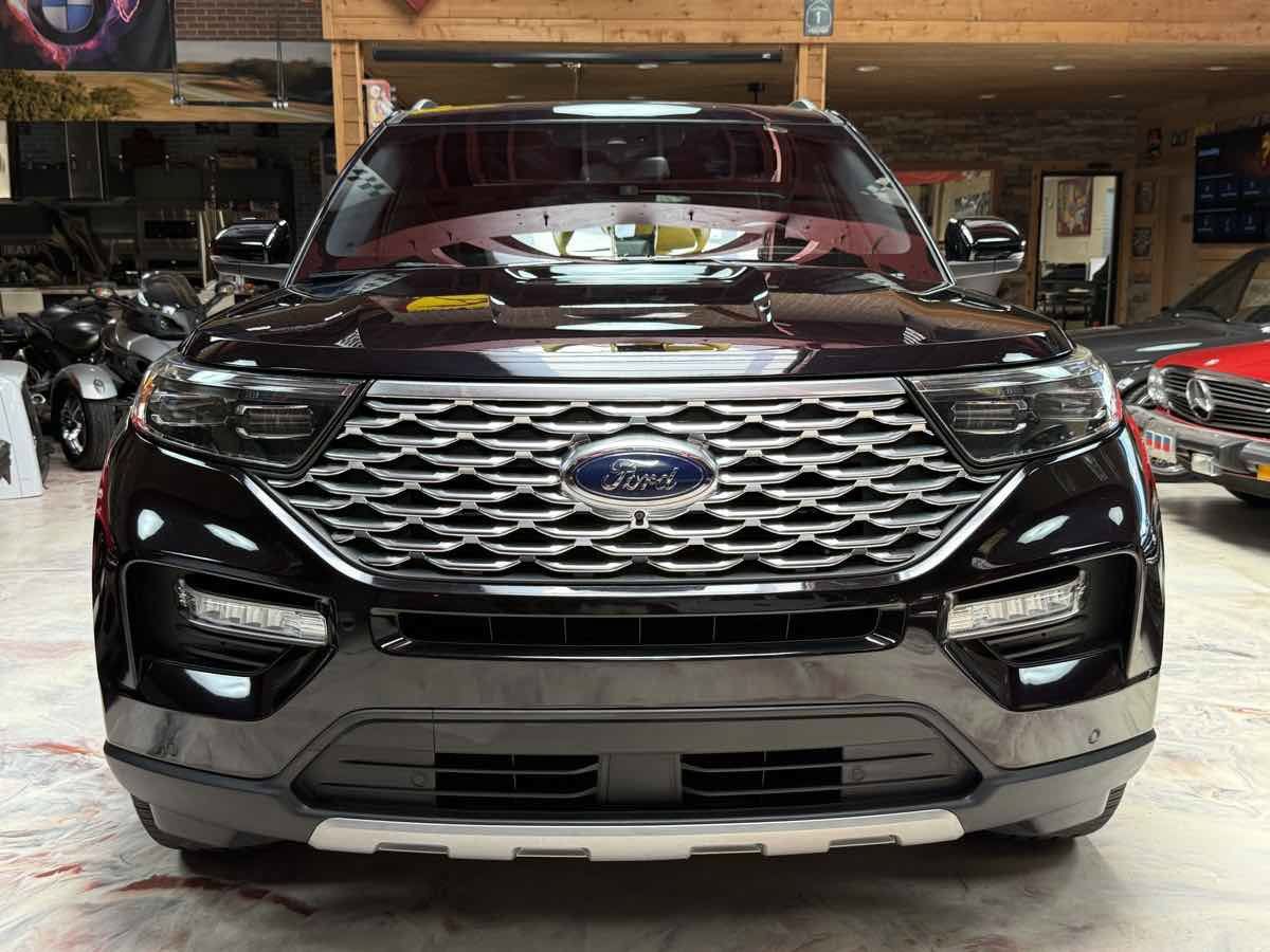 Used 2020 Ford Explorer Platinum w/ Premium Technology Package AWD/4WD image 2