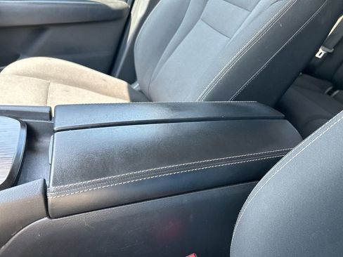 Used 2023 Nissan Rogue S image 30