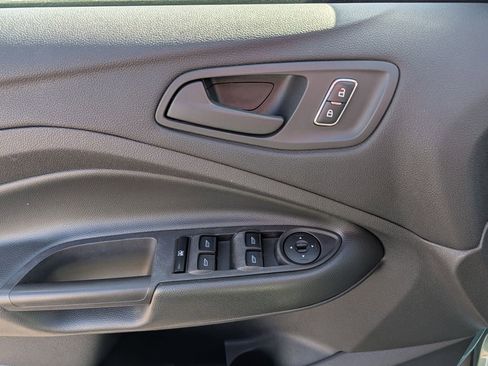 Used 2013 Ford Escape S image 19