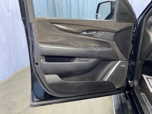 Used 2016 Cadillac Escalade Platinum image 13