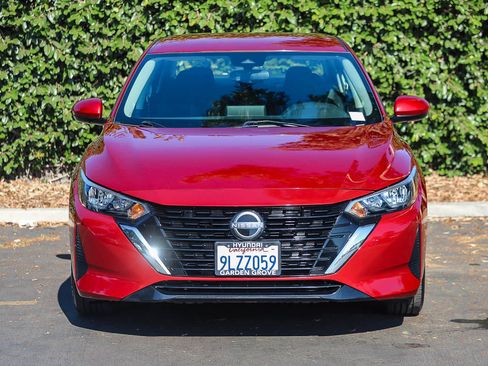 Used 2024 Nissan Sentra SV FWD image 2
