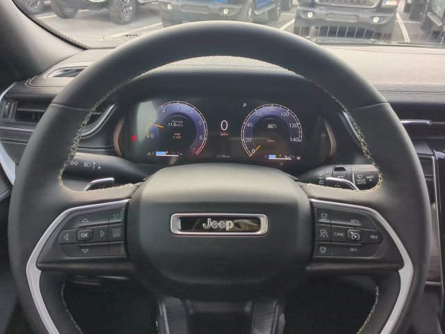 Used 2024 Jeep Grand Cherokee L Limited RWD image 33