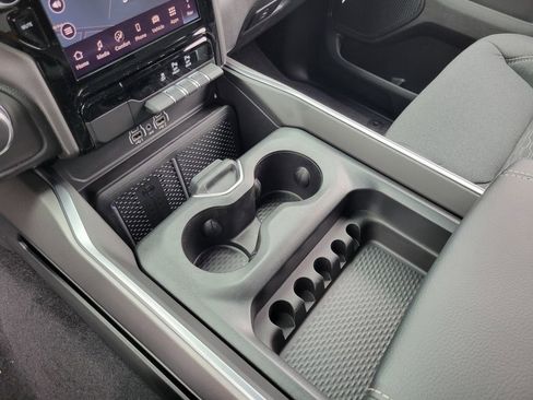 New 2026 RAM 1500 4x4 Crew Cab image 15