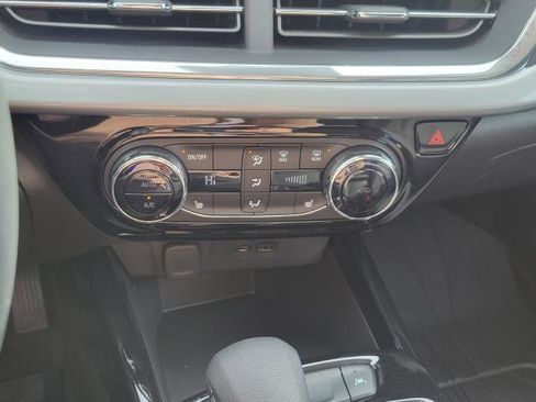 Used 2024 Chevrolet Trax LT w/ Driver Confidence Package image 17