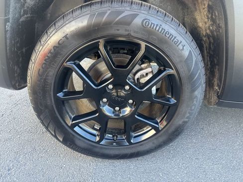 Certified 2020 Jeep Renegade Altitude image 10